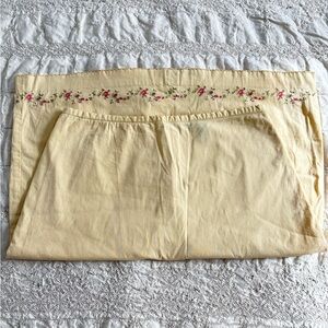 Vintage Floral Gap Embroidered Yellow Skirt size 10